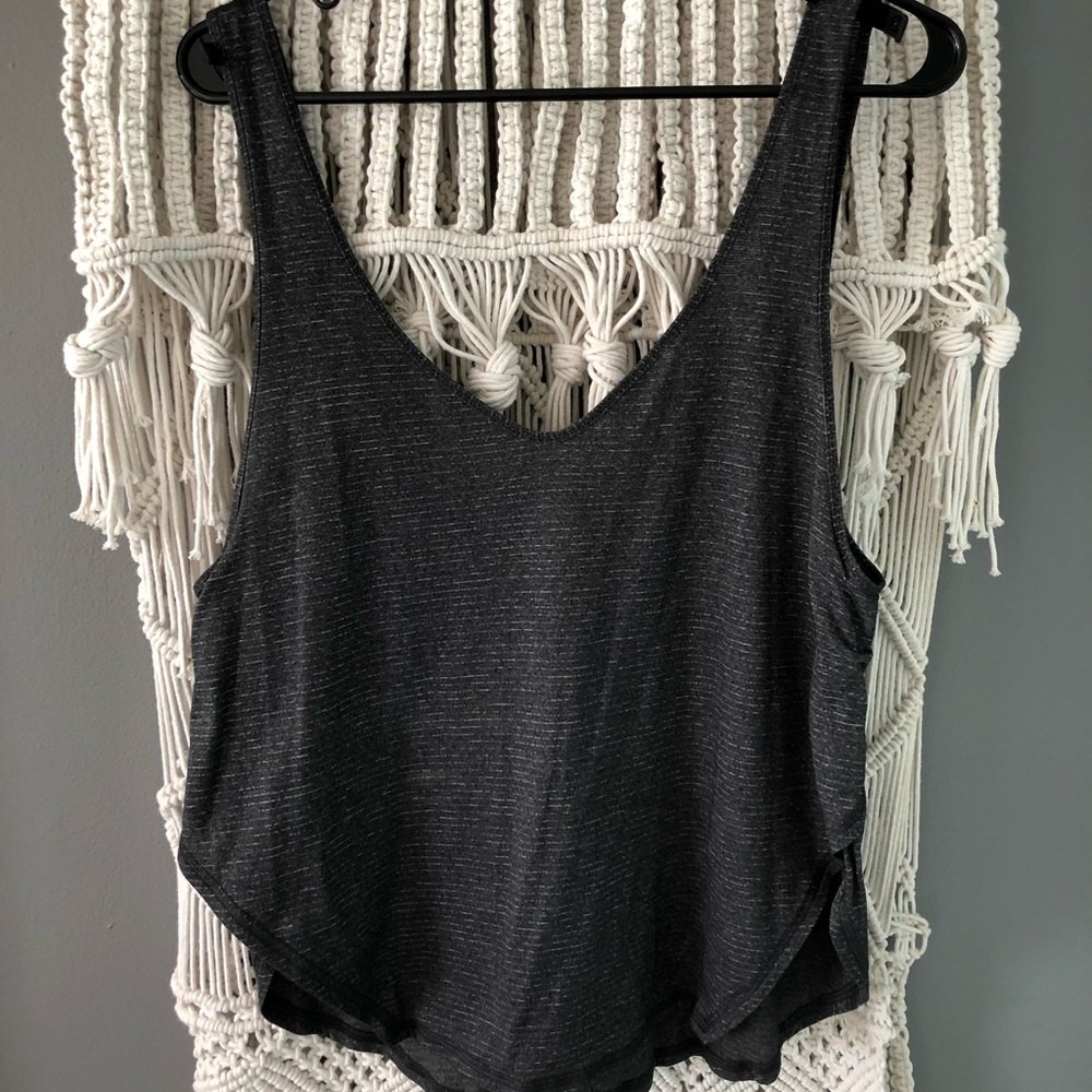 Lululemon workout top
